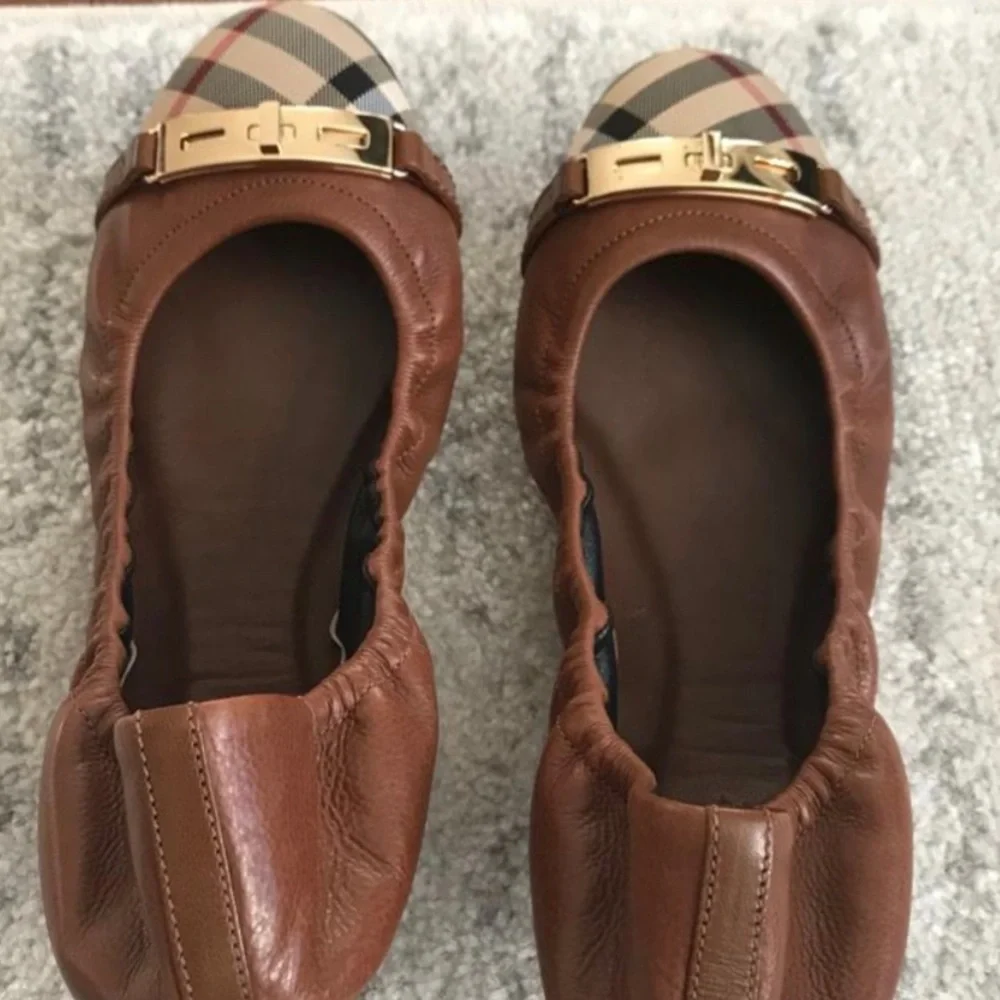 Brown leather nova check Burberry Ballet Flats🤩🤩🤩 - Picture 2 of 9